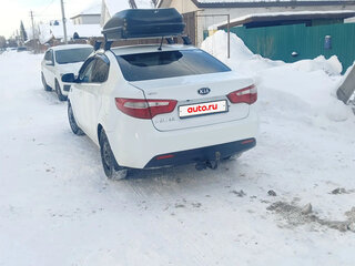2013 Kia Rio III, белый, 880000 рублей, вид 4