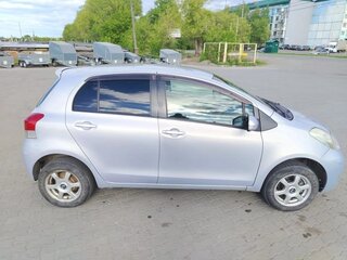 2010 Toyota Vitz II (XP90), голубой, 750000 рублей, вид 3