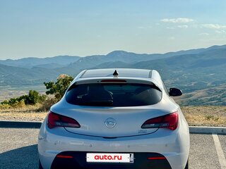 2012 Opel Astra GTC J Рестайлинг, белый, 850000 рублей, вид 1