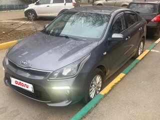 2019 Kia Rio IV, серый, 1435000 рублей, вид 1