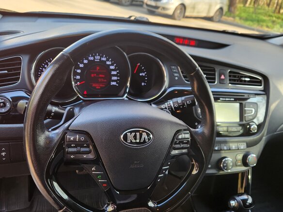 2014 Kia Ceed II, чёрный, 1100000 рублей - вид 8
