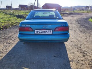 1993 Ford Taurus II, зелёный, 300000 рублей, вид 3
