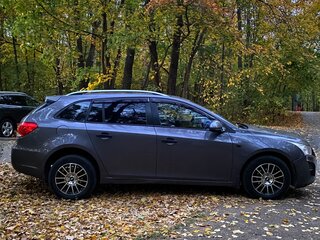 2013 Chevrolet Cruze I Рестайлинг, серый, 740000 рублей, вид 3