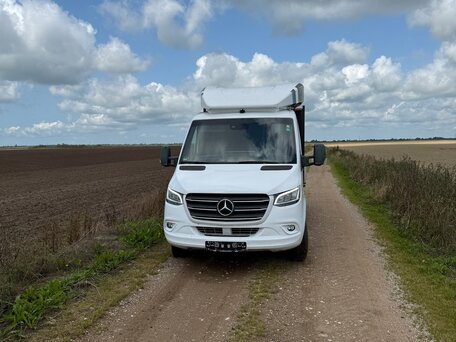 2019 Mercedes-Benz Sprinter, белый, 5000000 рублей, вид 1