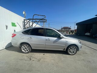 2015 Lada (ВАЗ) Granta I, серебристый, 420000 рублей, вид 2