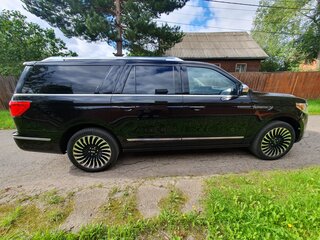 2020 Lincoln Navigator L IV, чёрный, 8300000 рублей, вид 4