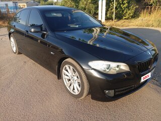 2012 BMW 5 серии 520i VI (F10/F11/F07), чёрный, 1950000 рублей, вид 4