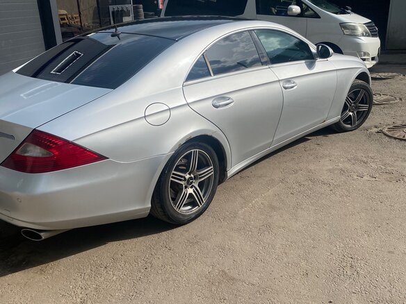 2005 Mercedes-Benz CLS 350 I (C219), серебристый, 920000 рублей - вид 2