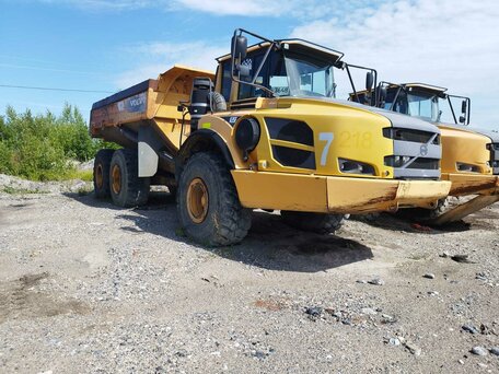 2011 Volvo F-Series, жёлтый, 11800000 рублей, вид 1