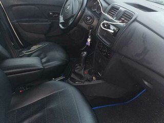 2017 Renault Logan II, белый, 450000 рублей, вид 3