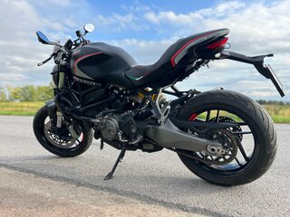 2020 Ducati Monster 821, чёрный, 995000 рублей, вид 4