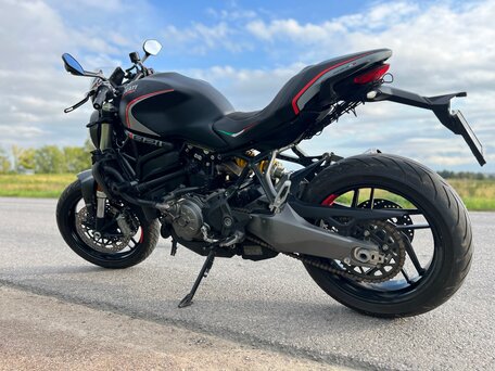 2020 Ducati Monster 821, чёрный, 995000 рублей, вид 4