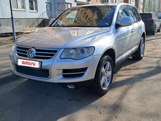 2008 Volkswagen Touareg I Рестайлинг, серебристый, 1350000 рублей, вид 1