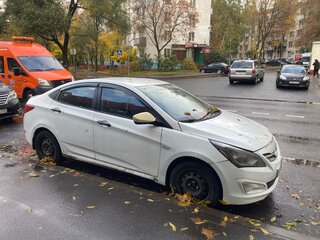 2015 Hyundai Solaris I Рестайлинг, белый, 350000 рублей, вид 2