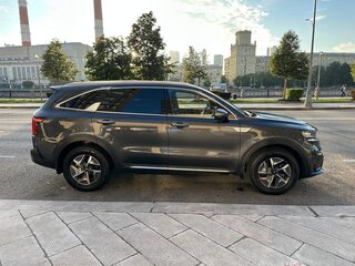 2023 Kia Sorento IV, серый, 4350000 рублей, вид 4
