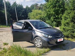 2012 Hyundai Solaris I, серый, 572000 рублей, вид 3