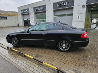 2006 Mercedes-Benz CLK-Класс 200 II (W209) Рестайлинг, чёрный, 750000 рублей, вид 1