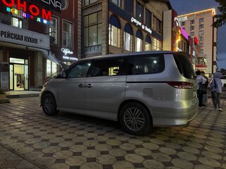 2006 Honda Elysion I, серебристый, 1400000 рублей, вид 3