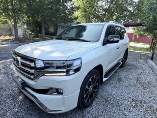 2017 Toyota Land Cruiser 200 Series Рестайлинг 2, белый, 6250000 рублей, вид 2