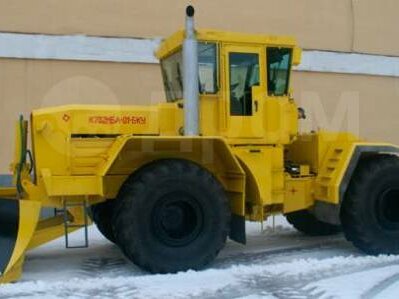 2021 Кировец К-702, жёлтый - вид 2