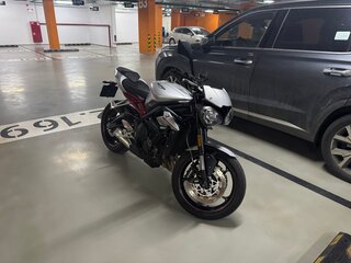 2019 Triumph Street Triple, серый, 820000 рублей, вид 5