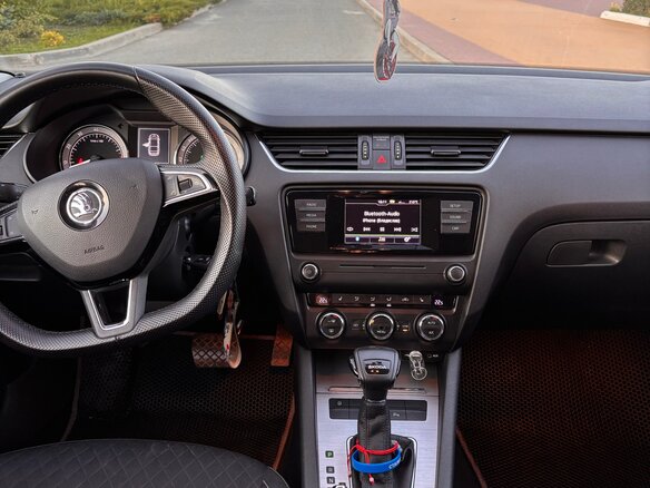 2016 Skoda Octavia III (A7), белый, 1650000 рублей - вид 7