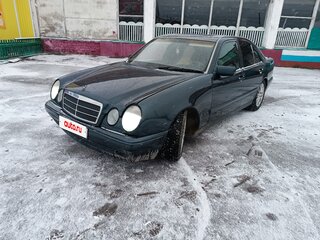 1996 Mercedes-Benz E-Класс 200 II (W210, S210), синий, 400000 рублей, вид 2