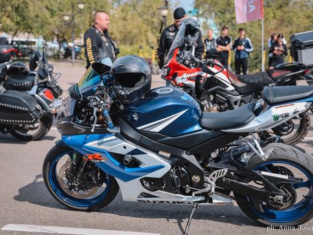 2005 Suzuki GSX-R 1000, синий, 755000 рублей, вид 2