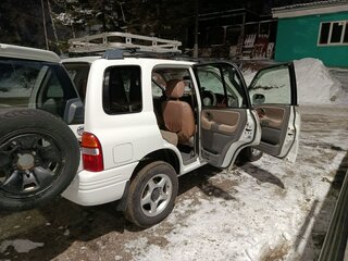 1998 Suzuki Escudo II, белый, 680000 рублей, вид 5