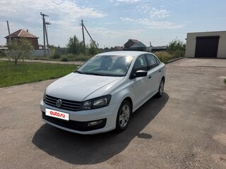 2016 Volkswagen Polo V Рестайлинг, белый, 630000 рублей, вид 1