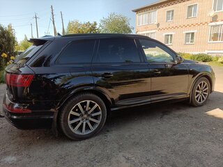 2017 Audi Q7 II (4M), чёрный, 4090000 рублей, вид 4