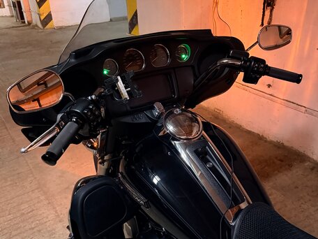 2021 Harley-Davidson Tri Glide, чёрный, 4300000 рублей, вид 3
