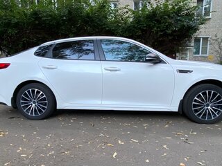 2018 Kia Optima IV Рестайлинг, белый, 1100000 рублей, вид 4