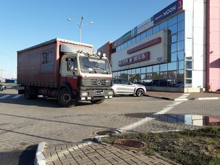1995 Mercedes-Benz 1824, красный, 900000 рублей, вид 1