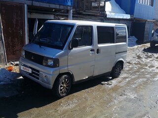 2002 Mitsubishi Minicab VI, серебристый, 250000 рублей, вид 1