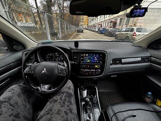 2018 Mitsubishi Outlander III Рестайлинг 2, белый, 2800000 рублей, вид 5
