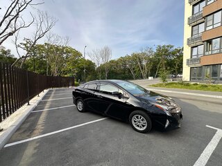 2016 Toyota Prius IV (XW50), чёрный, 1680000 рублей, вид 4