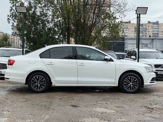 2015 Volkswagen Jetta VI Рестайлинг, белый, 819000 рублей, вид 4