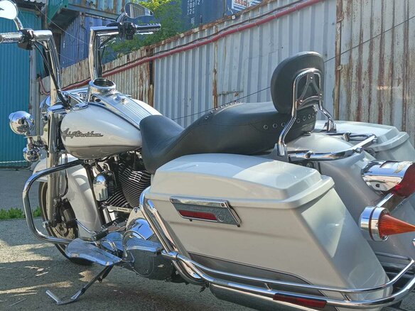 2008 Harley-Davidson Road King, белый, 1100000 рублей - вид 25