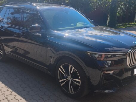 2021 BMW X7 40i I (G07), чёрный, 9280000 рублей, вид 2
