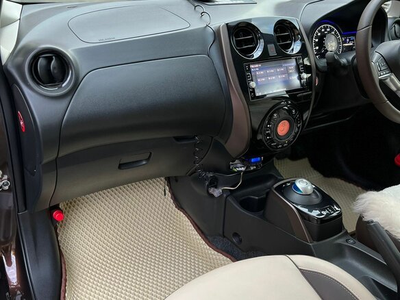 2016 Nissan Note e-Power II Рестайлинг, коричневый, 1250000 рублей - вид 6
