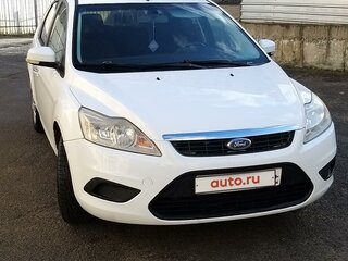 2011 Ford Focus II Рестайлинг, белый, 650000 рублей, вид 2