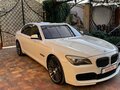 2011 BMW 7 серии 750i V (F01/F02/F04), белый, 5000000 рублей - вид 3