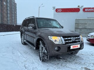 2012 Mitsubishi Pajero IV Рестайлинг 1, коричневый, 2210000 рублей, вид 3