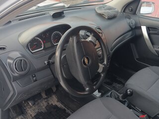 2011 Chevrolet Aveo I Рестайлинг, серебристый, 277000 рублей, вид 4