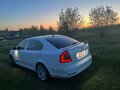 2011 Skoda Octavia II (A5) Рестайлинг, белый, 1600000 рублей - вид 5