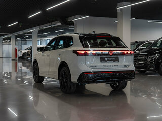 2026 Volkswagen Tiguan L Pro III (China Market), бежевый, 5150000 рублей, вид 5