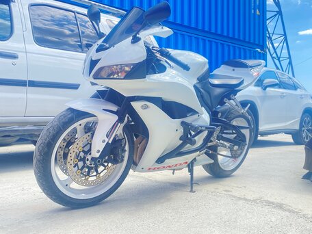 2009 Honda CBR 600RR, белый, 600000 рублей, вид 2