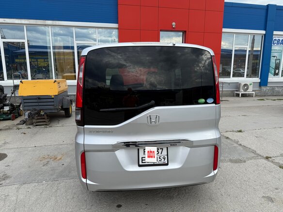 2015 Honda Stepwgn V, серебристый, 1599000 рублей - вид 3