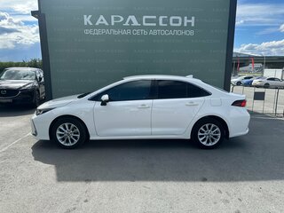 2019 Toyota Corolla XI (E160, E170, E180) Рестайлинг 1, белый, 1679000 рублей, вид 3